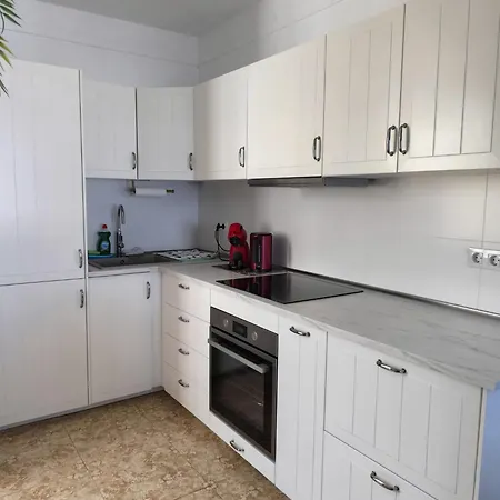 Edith - Complex Tagara, Fully Equipped, Ac And Pool Apartamento *