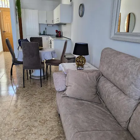 Edith - Complex Tagara, Fully Equipped, Ac And Pool Appartement