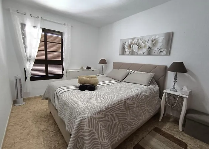 Edith - Complex Tagara, Fully Equipped, Ac And Pool Lägenhet